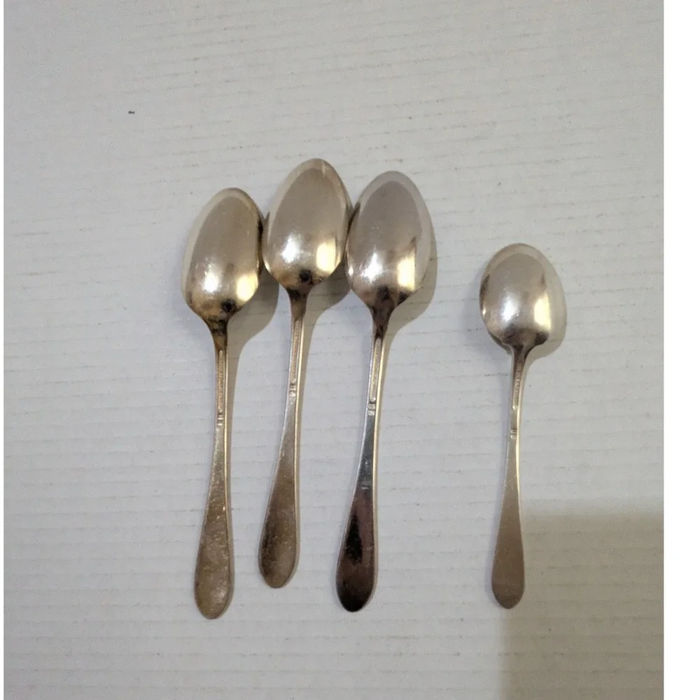 Holmes‎ & Edwards May Queen Silverplate 3 tablespoons 7